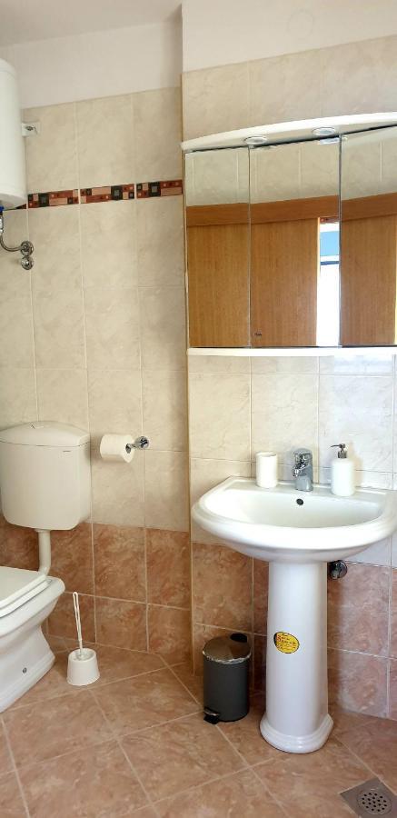 Apartments And Room Vela Сень Екстер'єр фото